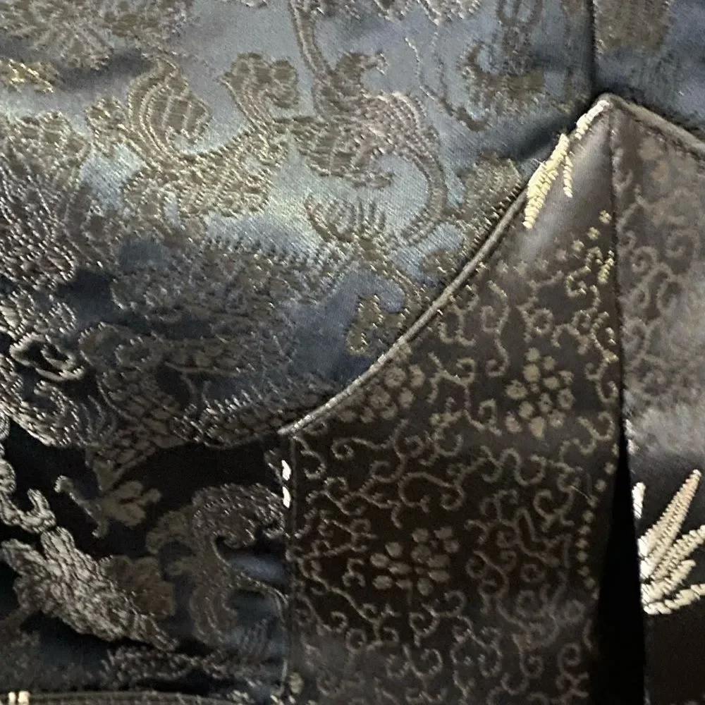 JADE East West Black/Silver Textured Mini Skirt. Size Large.